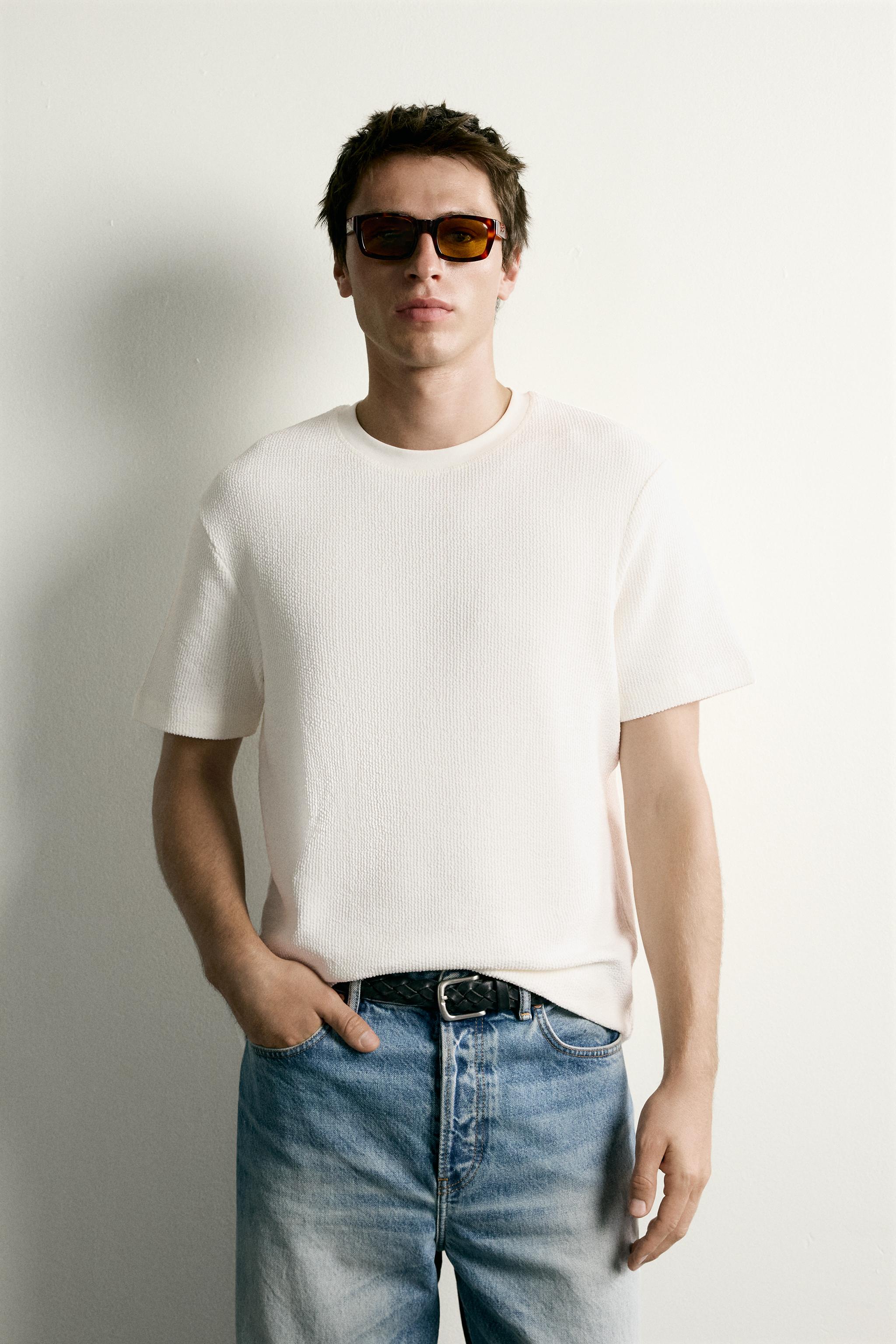 T-SHIRT COUPE REGULAR SEERSUCKER